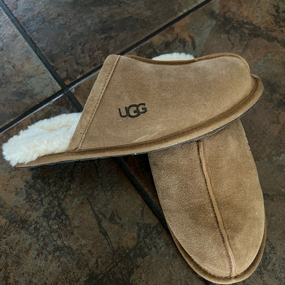 UGG slipper size 9 women